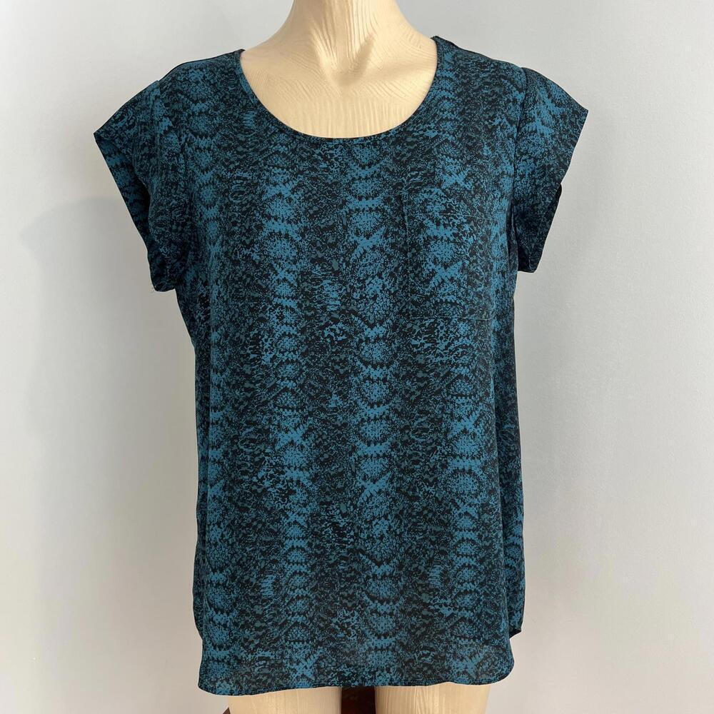 Reitmans Essentials Women's Large Blue Green Animal Print Short Sleeve Shirt Top